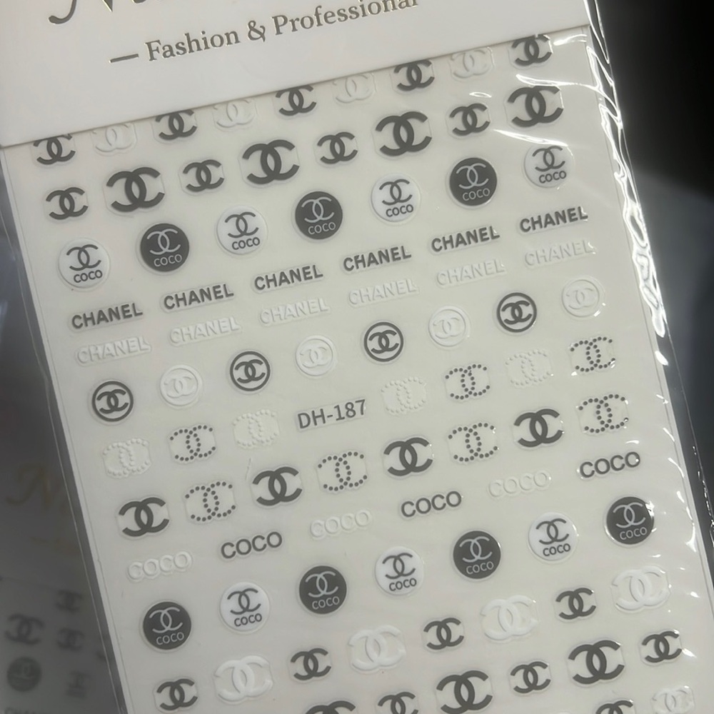LUXURY NAIL STICKER